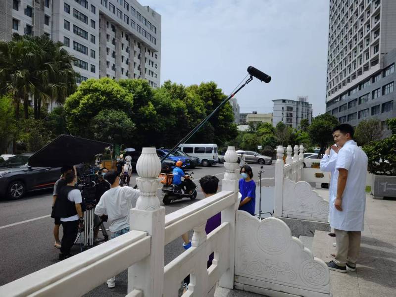 和静县广告片拍摄公司低成本实现高规格制作的诀窍